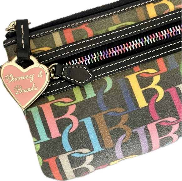 Dooney & Bourke Y2K Canvas/Leather Rainbow L Zip Card Wallet Pristine!! - Picture 4 of 8